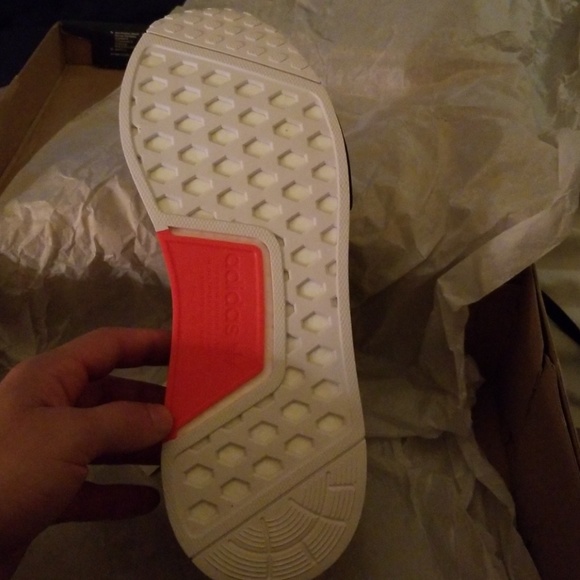 Adidas NMD_R1 Originals - Picture 2 of 3